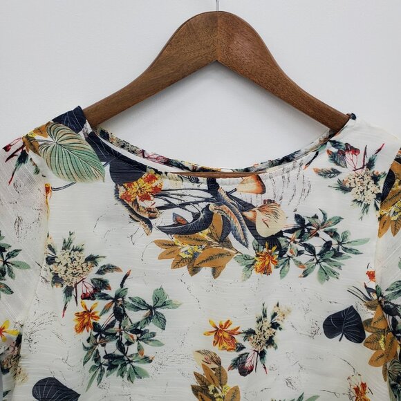 Womens M White Floral Blouse Bell Sleeve Boho Cottagecore Top Button Back Blouse - Picture 12 of 16